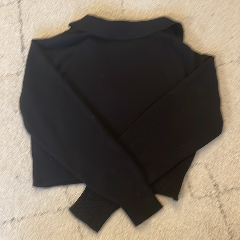 H&M Divided collar black knit crop sweater - Picture 4 of 4